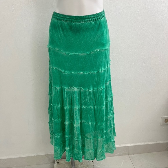 NWOT Metrowear Green Tiered Crinkle Elastic Waist Boho Maxi Skirt SMALL - Picture 1 of 12